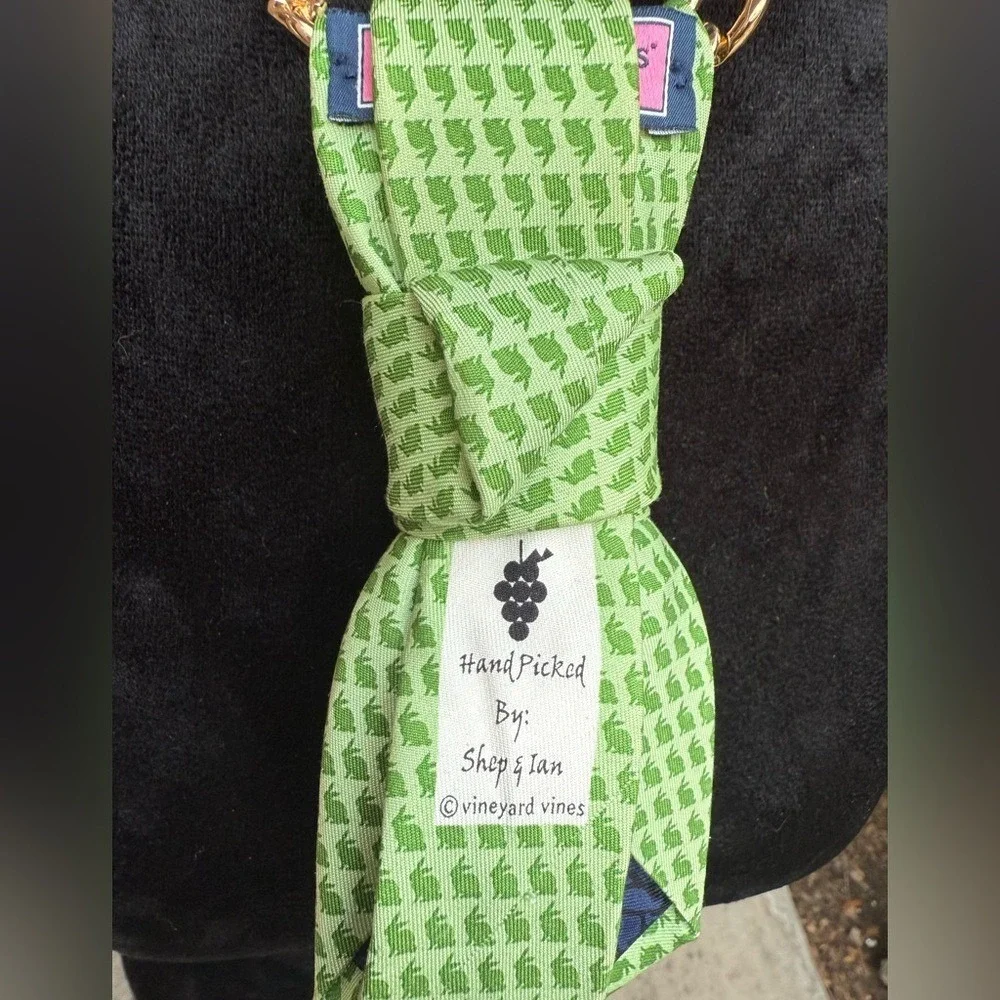 Vineyard Vines Rabbit Necktie Necklace Embellished‎ Bicycle Brooch & Gold Chain